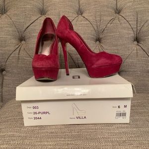 Bakers maroon suede heels!